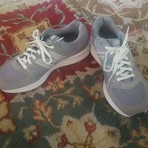 Mens New Balance 795V1 size 10